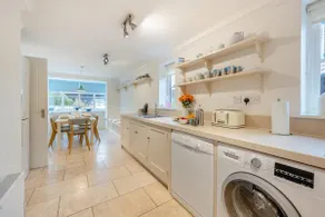 4 Bed in Friston oc-colu - Image 2