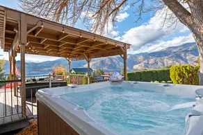 Lake Views-Hot Tub-Movie Room+Arcade Games-EV Chgr - Image 2