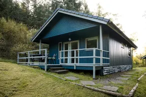 Otter with mountain view and enclosed decking - Image 5