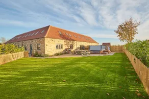 Holly Tree Barn, Ashlin Farm Barns - Image 3