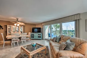 Pool Access! Indian Shores Beachfront Condo - Image 4