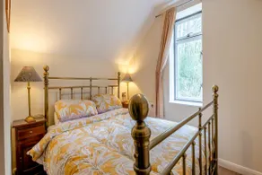 2 Bed in Whitby oc-w301 - Image 5