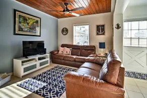 Steps to Beach, Cabana: Indian Shores Cottage - Image 5
