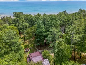 Wooded cabin w/ beach access & fire pit - Image 5