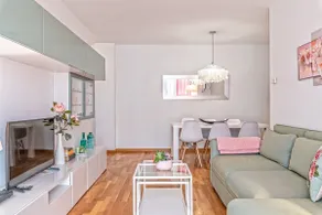 Warm apartment with pool in Barcelona - Image 4