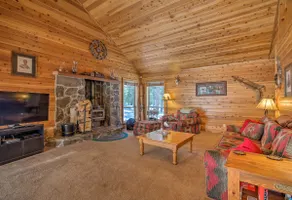 Cabin < 2 Mi to Tahoe Donner Downhill Ski Resort - Image 5