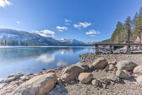 Cabin < 2 Mi to Tahoe Donner Downhill Ski Resort - Image 3