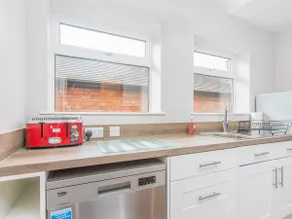 Fab Apartment - Image 5