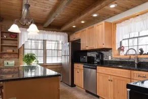 SG18- Private, Log Home! Hot Tub! Dolly Sods Access! Pets ok! - Image 2