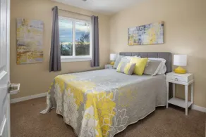 Modern Townhome With Open Floor Plan and Pool Table Near Washington Square, 8.5 miles to Downtown - Image 5