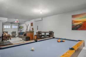 Modern Townhome With Open Floor Plan and Pool Table Near Washington Square, 8.5 miles to Downtown - Image 4