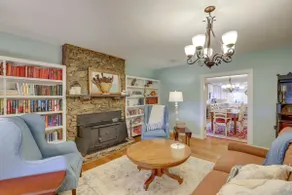 Weaverville Escape: Epic Mtn Views! - Image 4