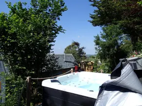 Rose Lodge, Eco Lodge with Hot Tub - Image 2