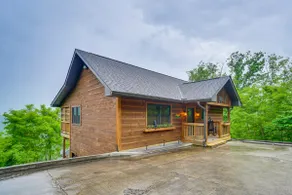 Private Hot Tub: Gatlinburg Cabin in the Clouds - Image 2