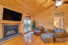 Private Hot Tub: Gatlinburg Cabin in the Clouds - Image 3