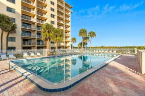 Gorgeous Oceanfront Corner Unit Condo w/ Dual Balconies & Panoramic Views! 🌴 - Image 5