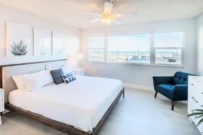 Family & Pet Friendly Oceanfront Ground Floor - Image 5