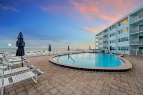 Family & Pet Friendly Oceanfront Ground Floor - Image 4