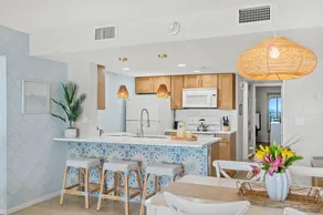 Oceanfront Penthouse Condo Avec Double Grand Balcon - Image 2