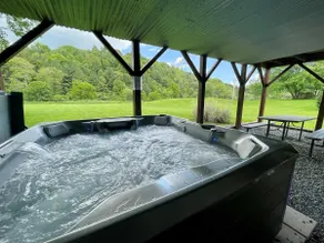 Rushing Waters - Riverfront, Hot Tub, Dog Friendly, Ping Pong Table, Gas Fireplace, WIFI - Image 2