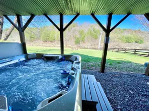 Waters Edge - Riverfront -Hot Tub & Views - Image 3