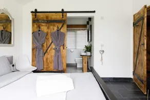 Maison avec internet haut débit, jardin et barbecue - Image 2
