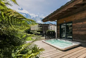 Contemporary chalet, close to centre of Chamonix - Image 2