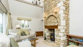 Single storey village home nr Lechlade - Twigs - Image 2