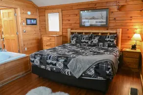 Hearts Desire King bed Hot tub/Jacuzzi fireplace. - Image 4
