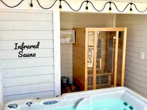 Cozy Family Retreat w/HT-Sauna Deck & DT Charm - Image 5