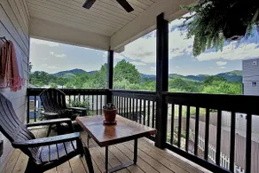 Cozy Family Retreat w/HT-Sauna Deck & DT Charm - Image 2