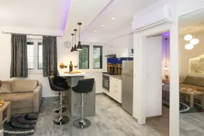 Luigi - One Bedroom Apartment with Rooftop Terrace - Image 5