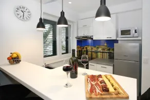 Luigi - One Bedroom Apartment with Rooftop Terrace - Image 2