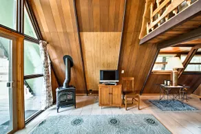Serene Washington Escape w/ Deck & Mountain Views! - Image 5