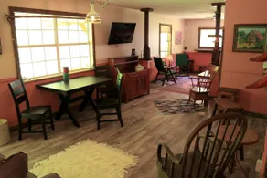 Love Creek Cabin at Fortenberry Farm - Image 4