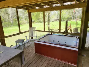 Love Creek Cabin at Fortenberry Farm - Image 2
