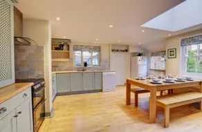3 Bed in Woodbridge oc-sfdor - Image 3