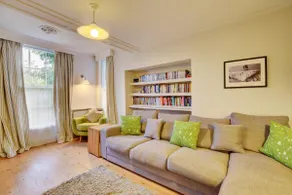3 Bed in Woodbridge oc-sfdor - Image 5
