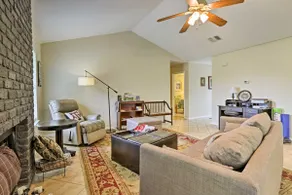 2 Mi to Lake McQueeny: Gem w/ Covered Patio - Image 4