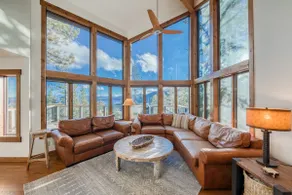 NOUVELLE LISTE - Superbes vues sur le lac dans ce 4BR avec bain à remous et plage privée - Image 3