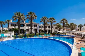 2 camere da letto, piscina comune, 400m alla spiaggia e centro città, ideale per famiglie - Image 4