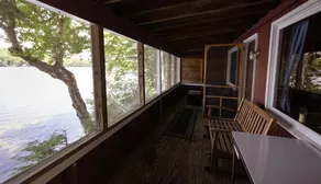 Cozy 2BR cabin inches from pristine Lake Armington - Image 5