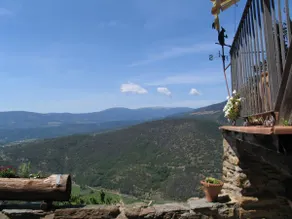 Vista panorâmica Em uma pequena aldeia nos Pirinéus. Churrasqueira Privada - Image 4