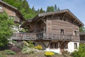 Ski i Ski ud chalet. Store placering på Pleney. 5 soveværelser sover 10 personer. - Image 3