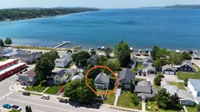 Centennial House - Great Location with Lakeview! - Image 4