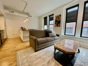 Old Market 4 Bed, 4 Baths - Side by Side Lofts - Image 2