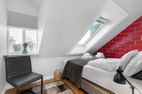 Bright penthouse on the main street - Image 4