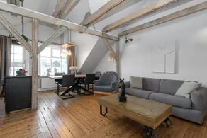 Bright penthouse on the main street - Image 3