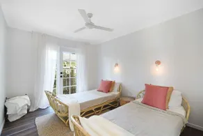 The River Shack, Vintage Luxe, Heart of Noosaville - Image 4