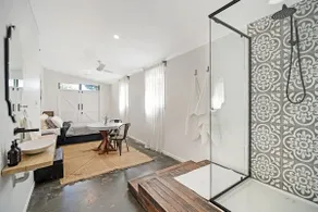 The River Shack, Vintage Luxe, Heart of Noosaville - Image 5